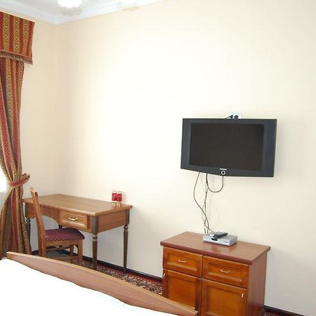 Crown Hotel Ташкент Екстериор снимка