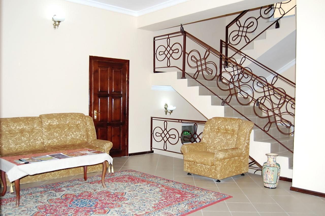 Crown Hotel Ташкент Екстериор снимка