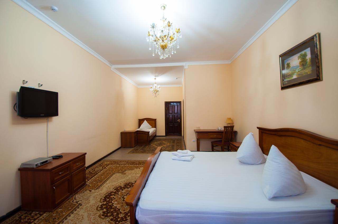 Crown Hotel Ташкент Екстериор снимка
