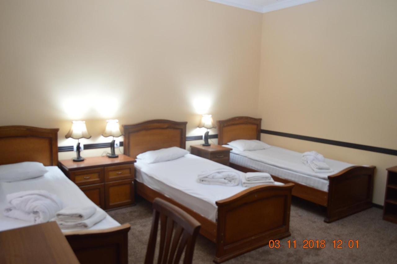 Crown Hotel Ташкент Екстериор снимка